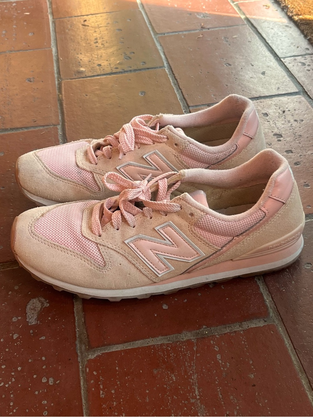 New Balance Pink 996 Classic Sneaker